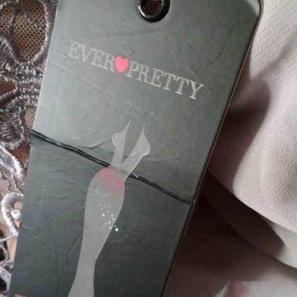 Dress - Picture 3 of 3